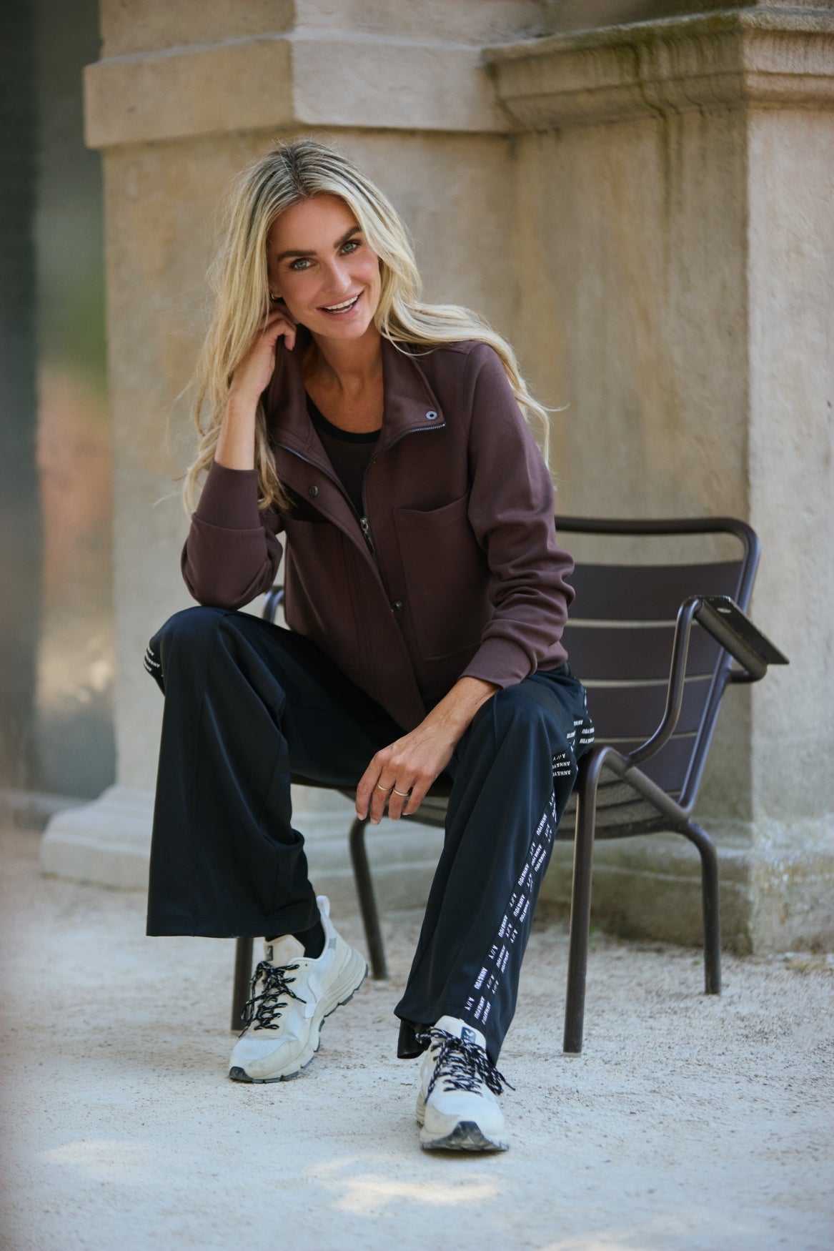 Rox | black
