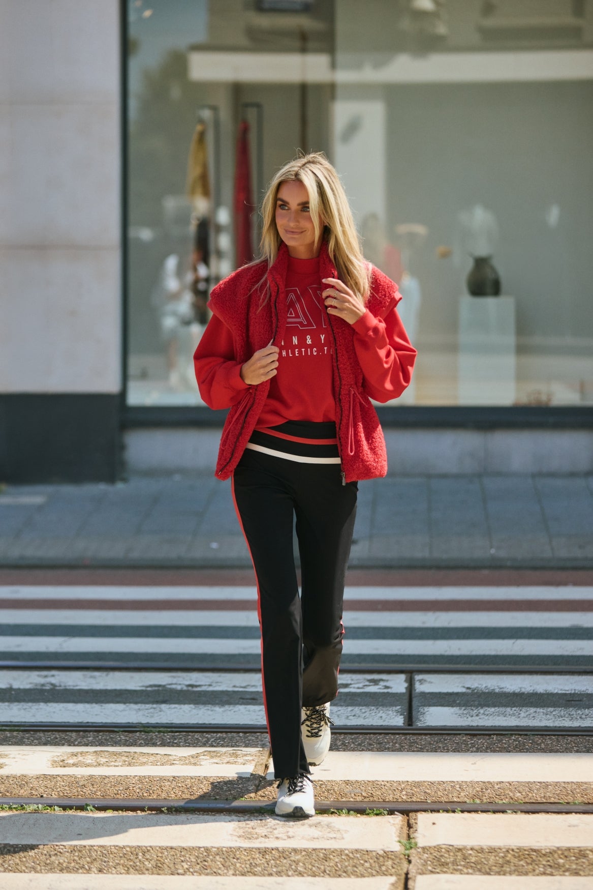 Chloe | black-red