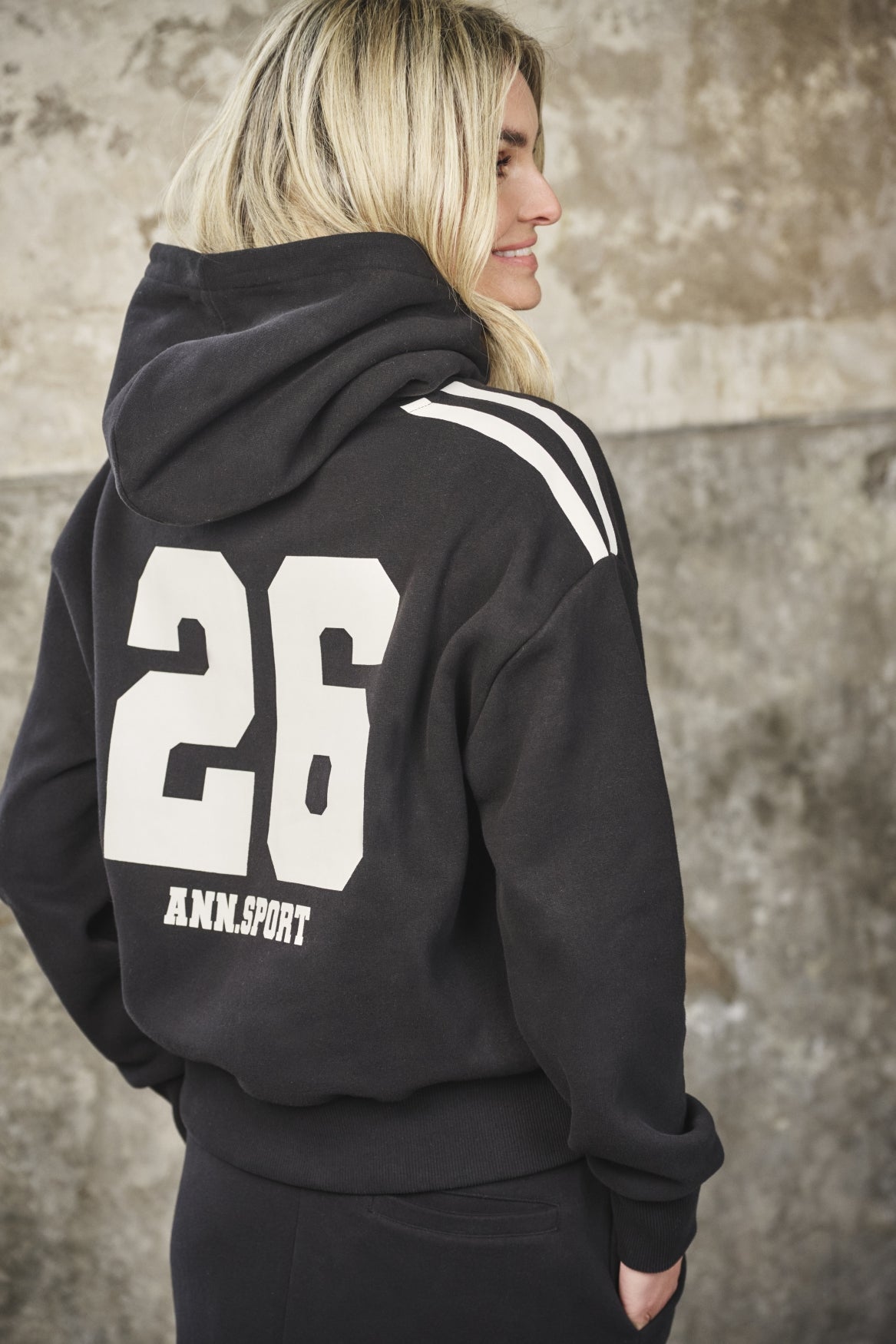 Kimi | black